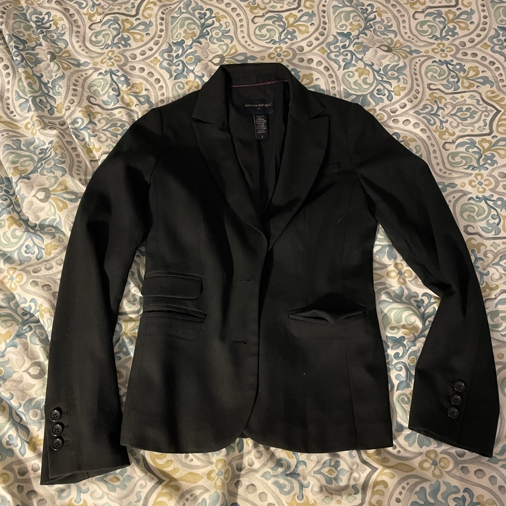 Banana republic black suit. Fantastic condition